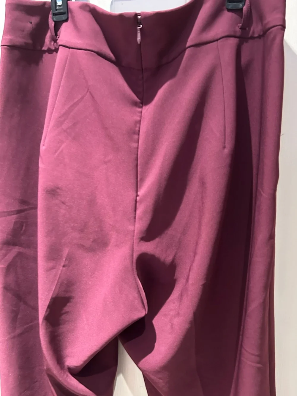 Tailored Straight-Leg Pants in Wine